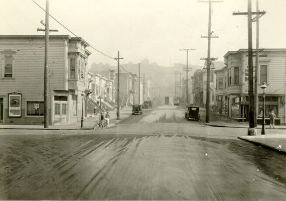 1929年,20街和约克街的交汇处(由旧金山公共图书馆提供)